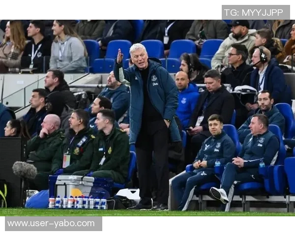 理查兹建议阿尔特塔在对阵曼联时使用热苏斯替代约克雷斯以保持冷静状态